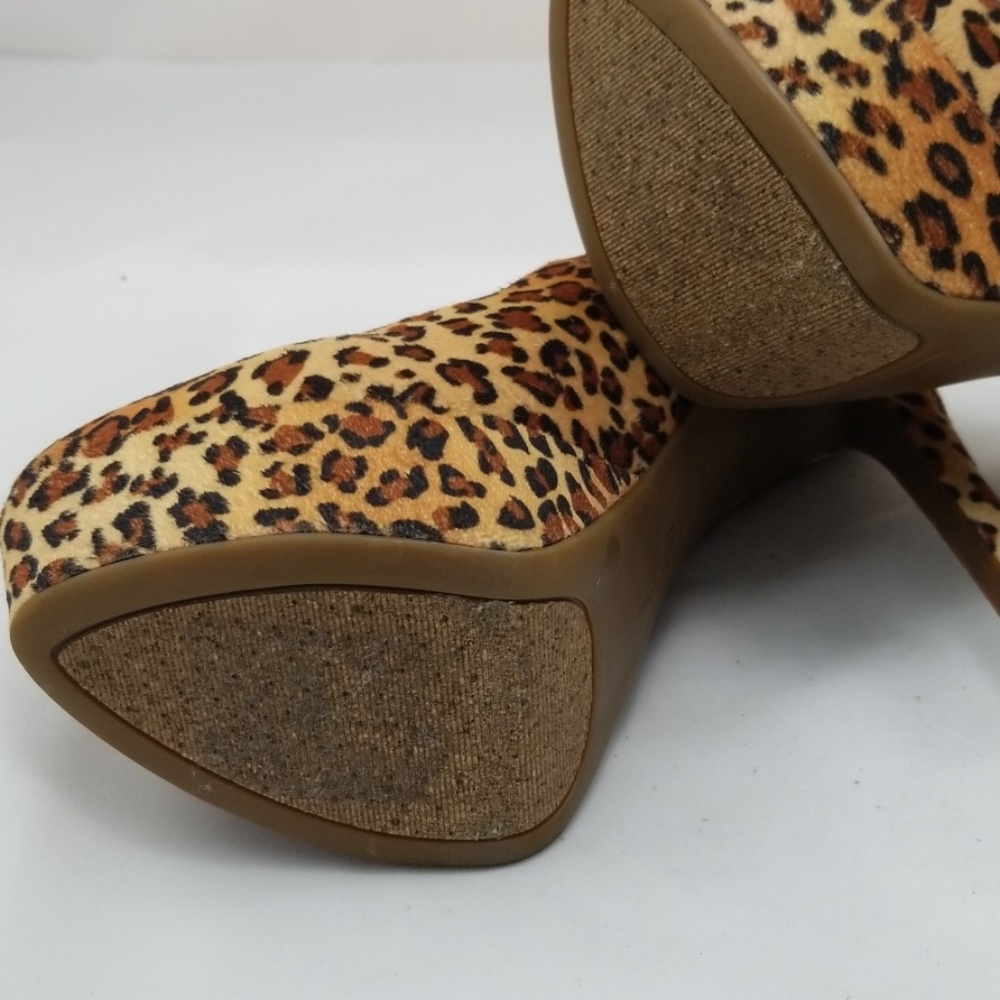 Jessica Simpson Suede Platforms - Picture 7 of 8